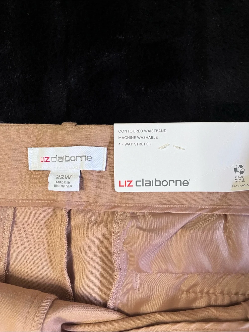 Liz Claiborne Women’s Mid Rise Ankle Length Khaki Pants Size 22w NWT